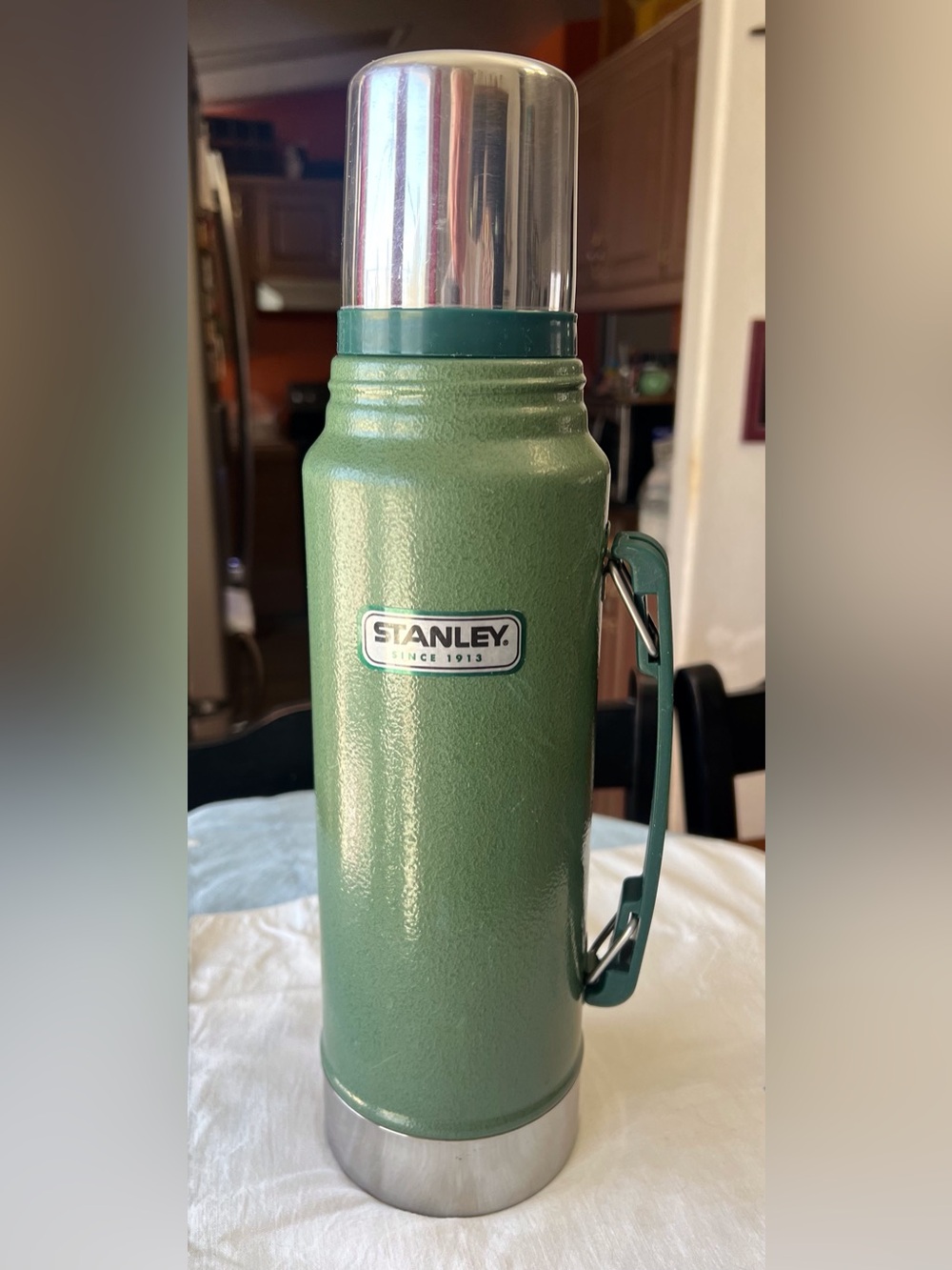 Stanley Green Textured Vacuum Flask with Foldable Handle 2003 Used